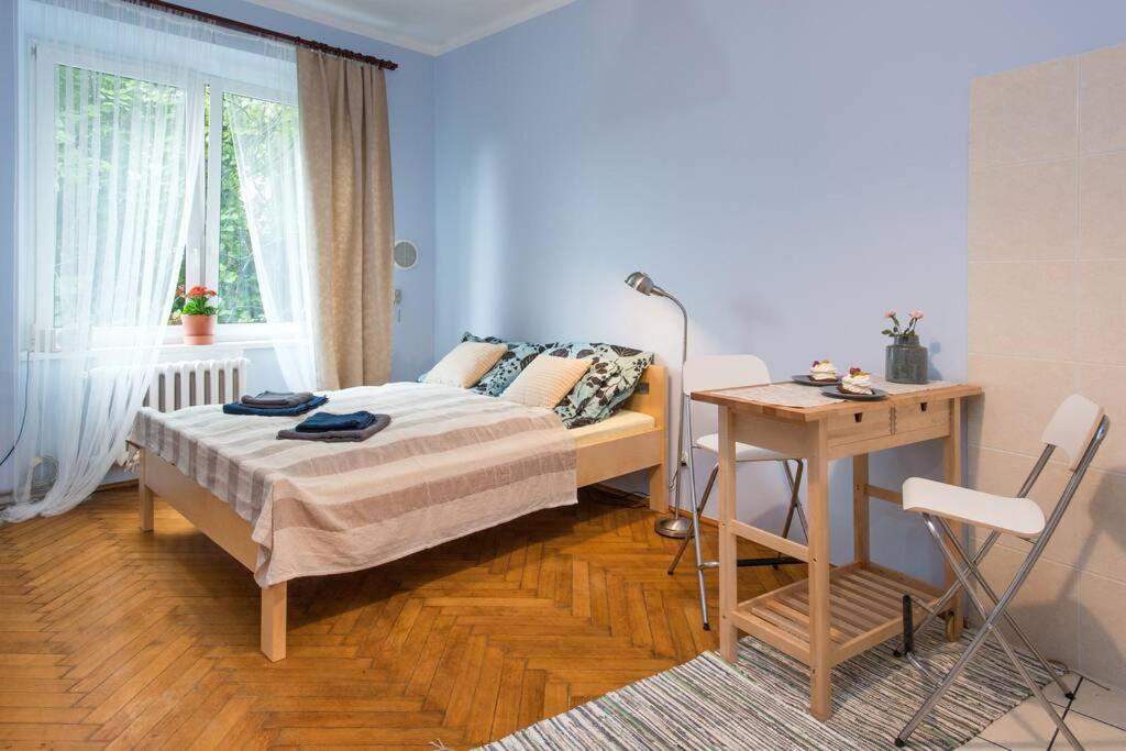 Apartamento Peaceful And Relaxing Studio In The Center Cracovia Exterior foto